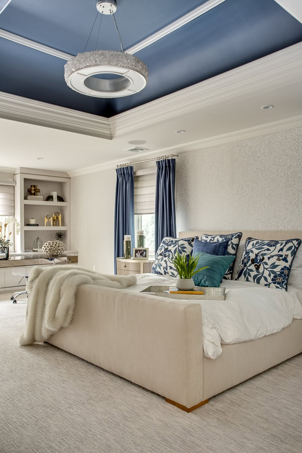 Bright, family-friendly entry interior design near Syosset, Long Island