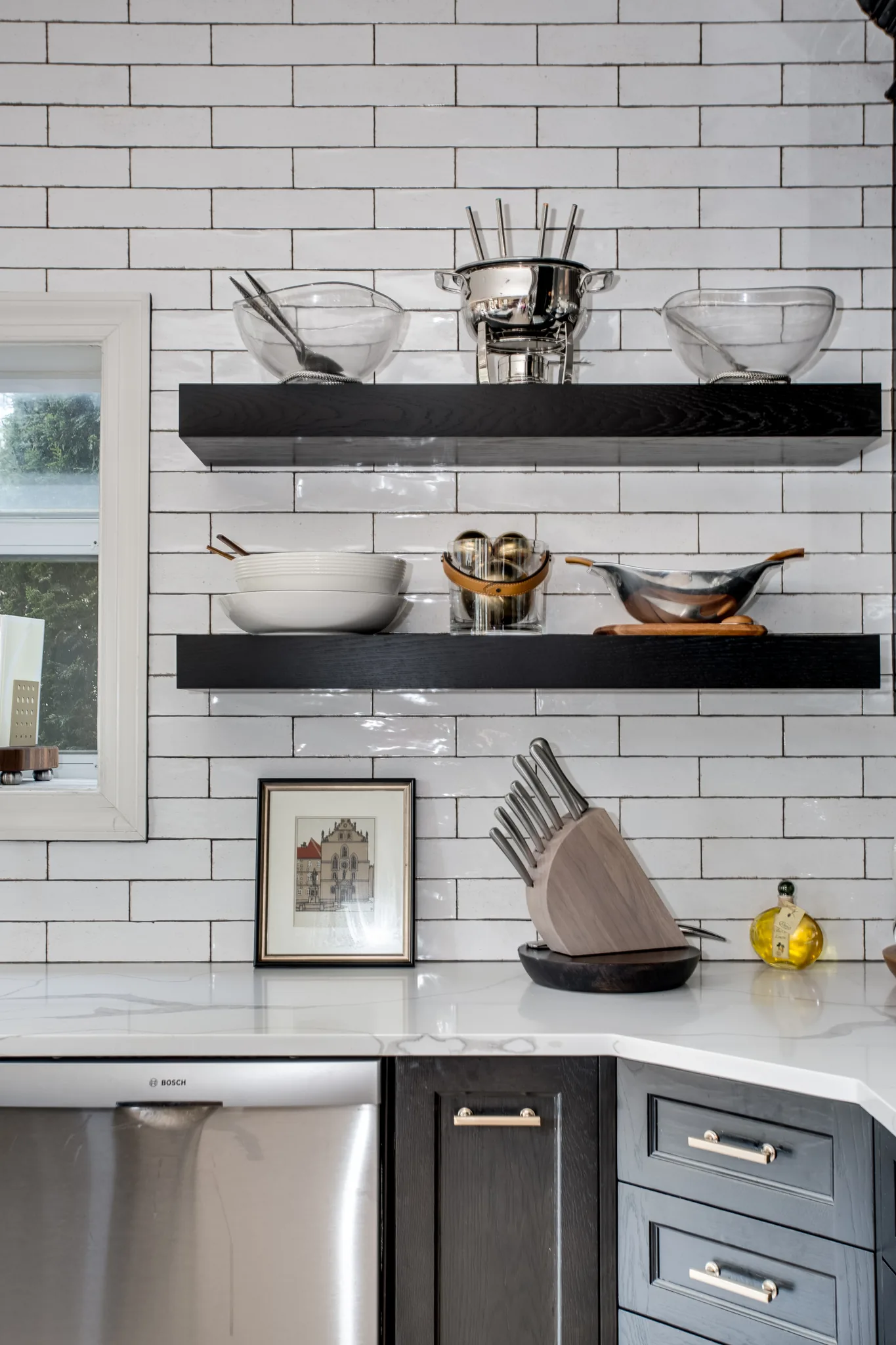 Living rooms and family rooms are the heart of the home. Robyn designs spaces that are stylish yet livable — warm, layered interiors that work beautifully for everyday life and entertaining alike.