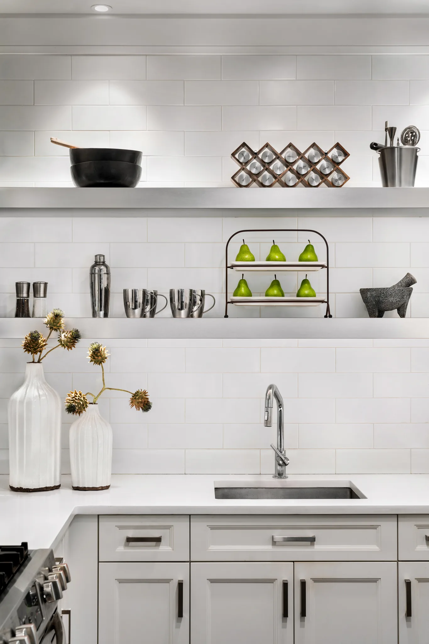 Living rooms and family rooms are the heart of the home. Robyn designs spaces that are stylish yet livable — warm, layered interiors that work beautifully for everyday life and entertaining alike.