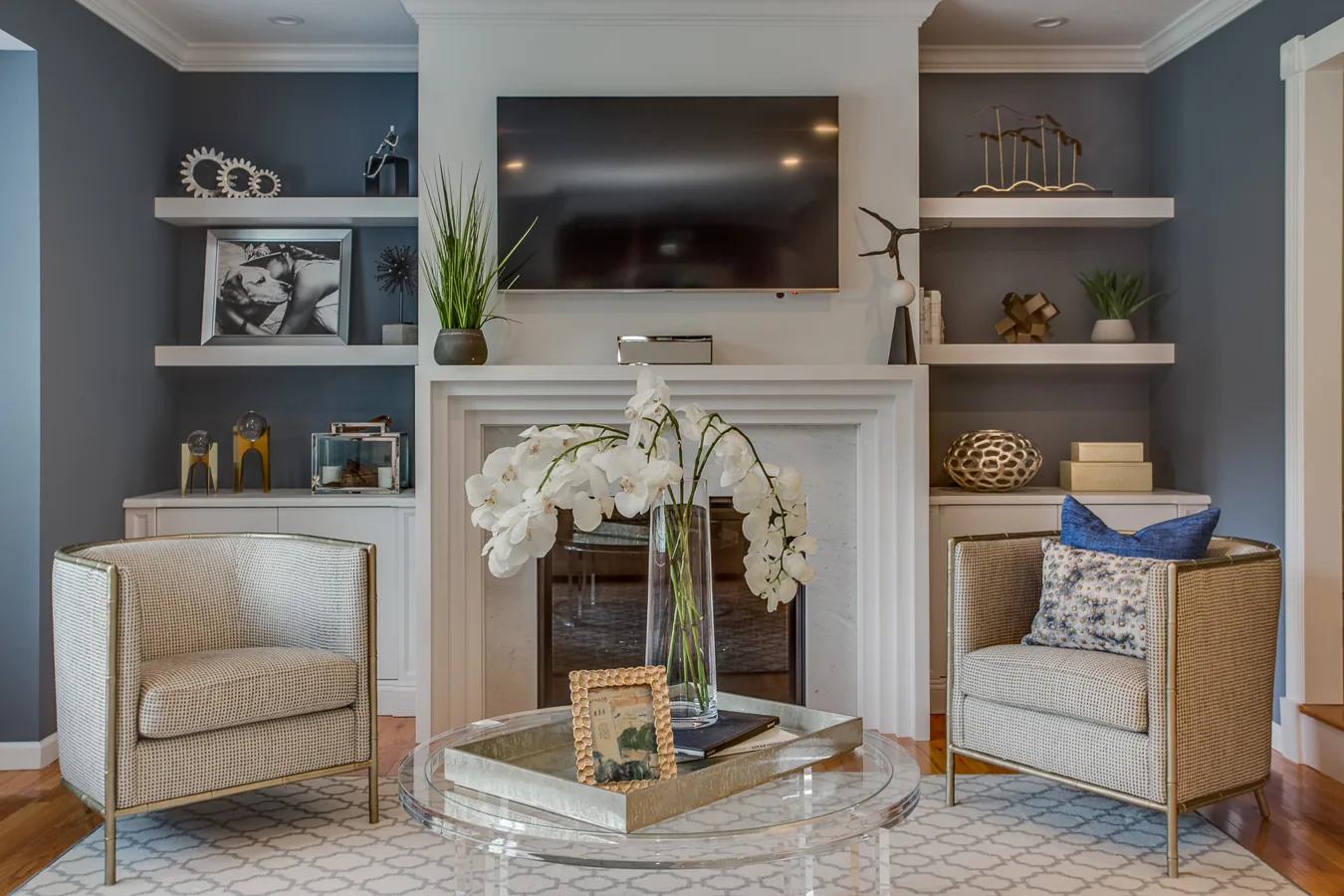 Living rooms and family rooms are the heart of the home. Robyn designs spaces that are stylish yet livable — warm, layered interiors that work beautifully for everyday life and entertaining alike.