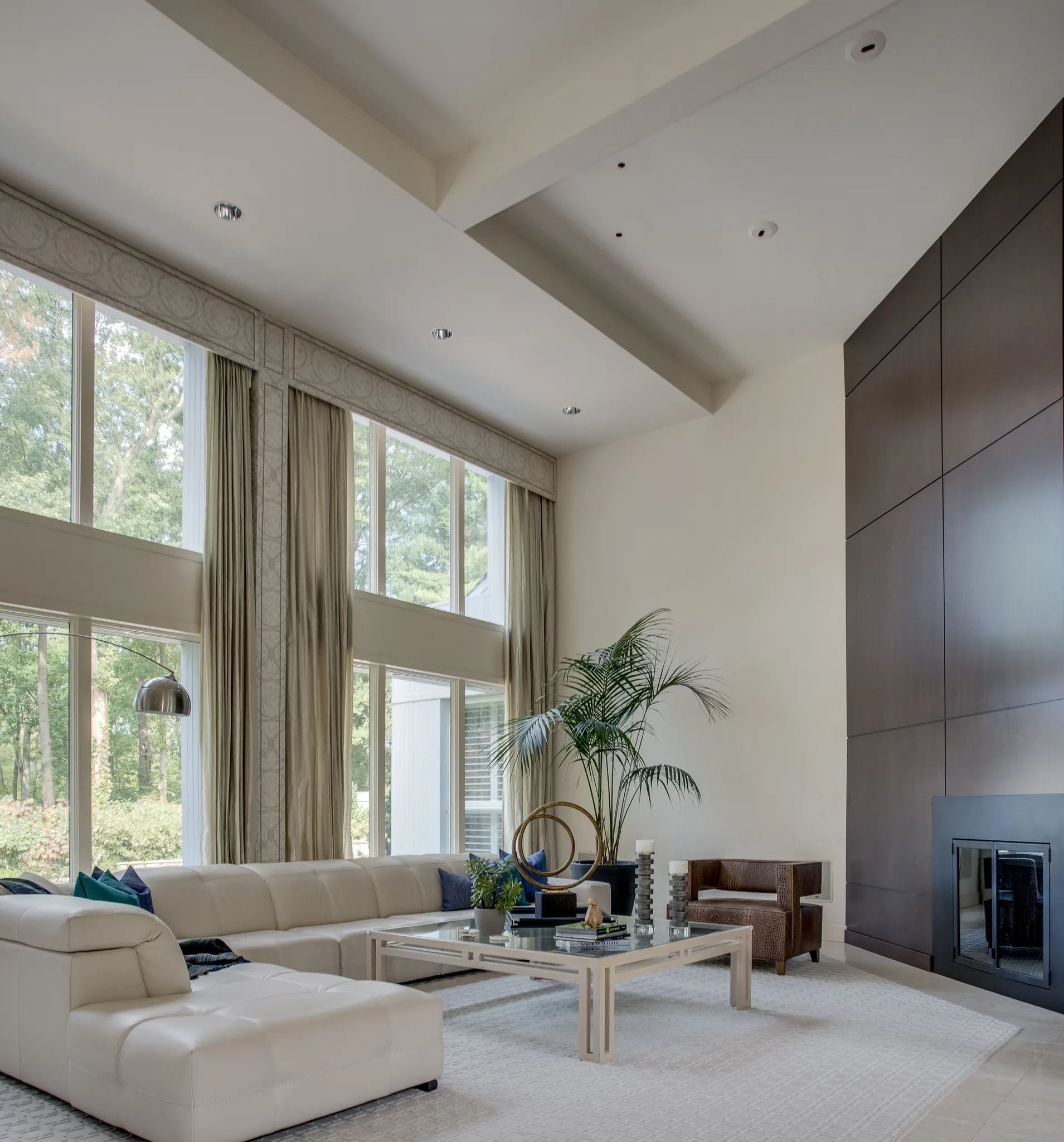 Living rooms and family rooms are the heart of the home. Robyn designs spaces that are stylish yet livable — warm, layered interiors that work beautifully for everyday life and entertaining alike.