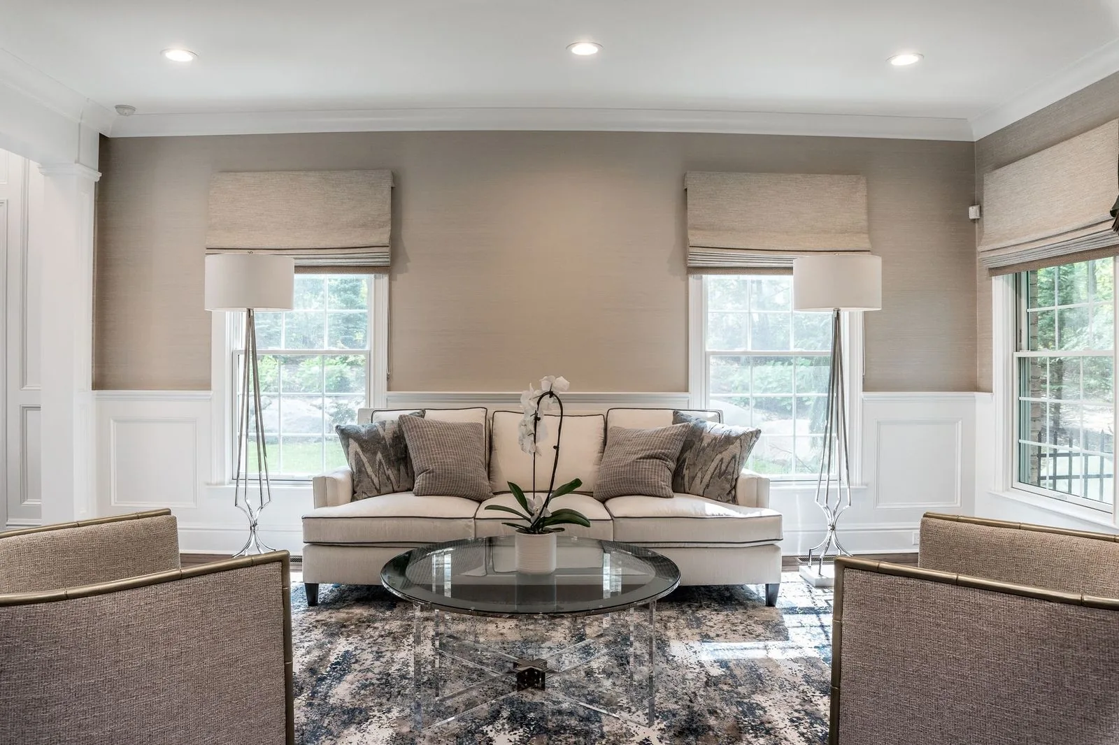 Living rooms and family rooms are the heart of the home. Robyn designs spaces that are stylish yet livable — warm, layered interiors that work beautifully for everyday life and entertaining alike.